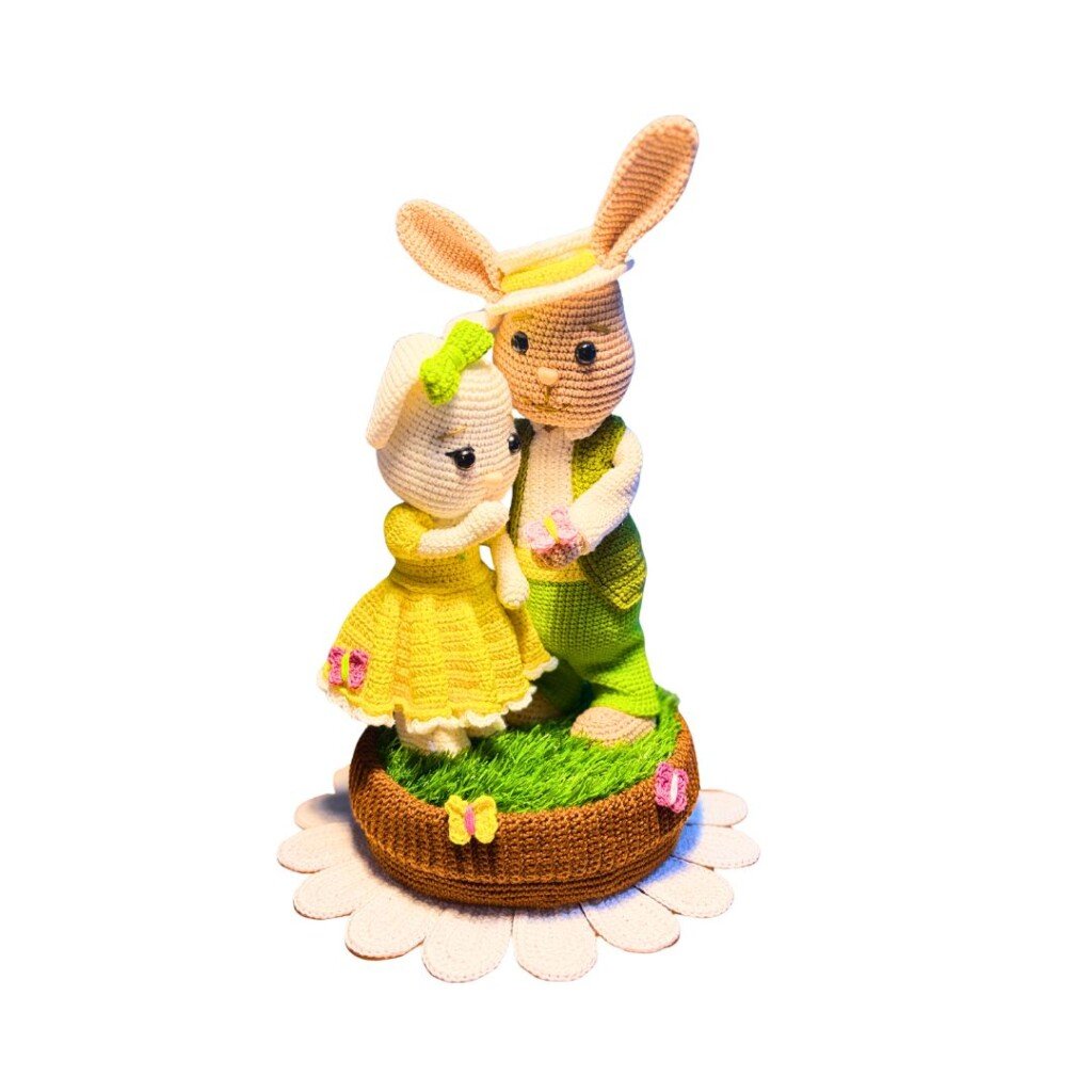 crochet Easter bunnies