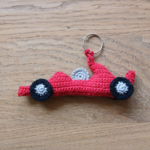 Raceauto sleutelhanger
